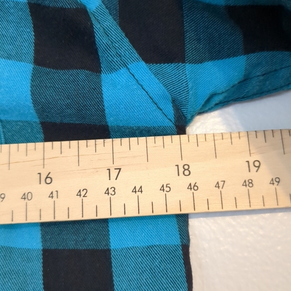 DC Plaid Button-Up Shirt Youth Boys 10/12 Medium Blue Plaid Skater Surfer Casual - Picture 5 of 7